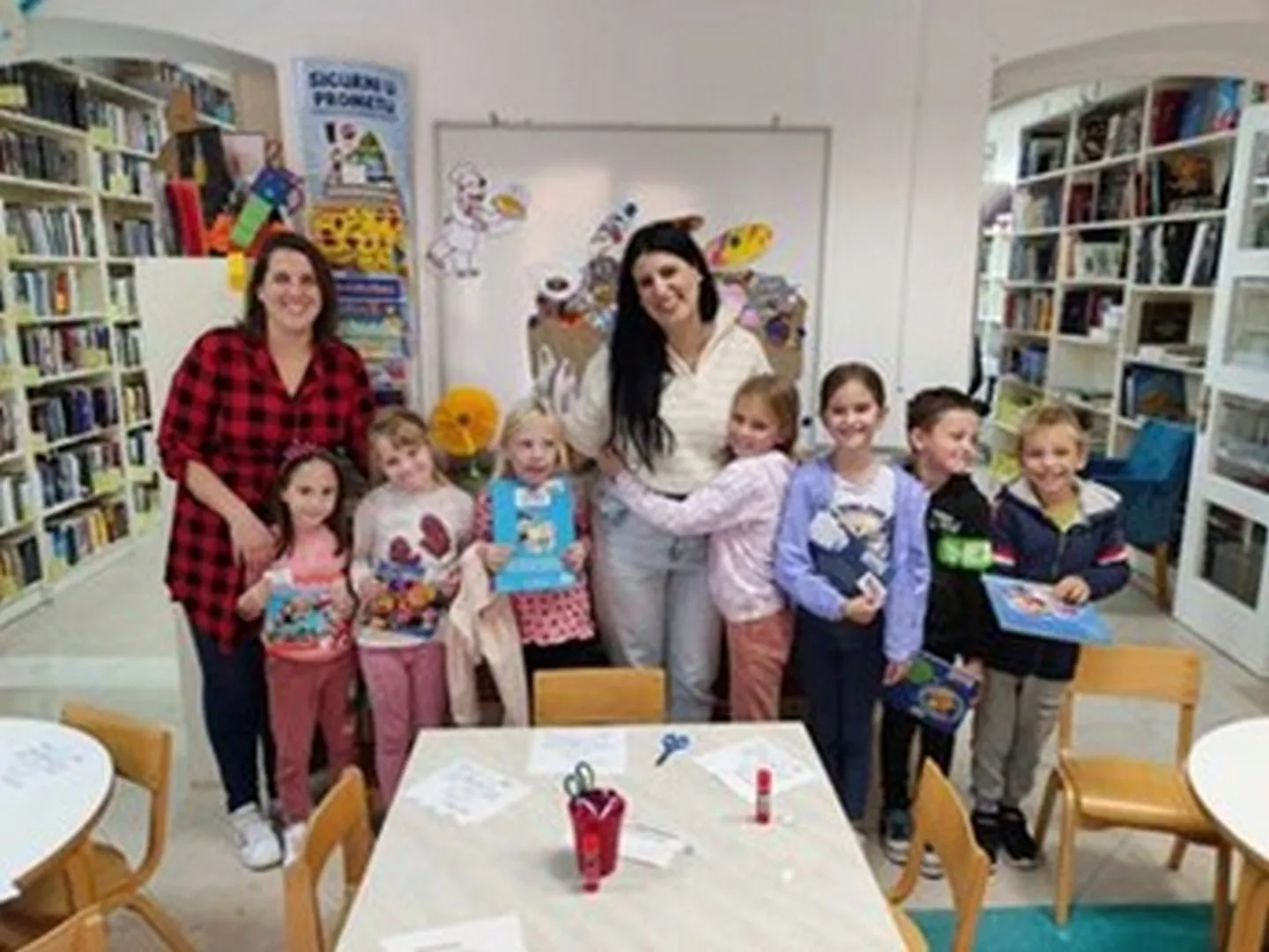 Upis prvašića PŠ Jezera u knjižnicu!